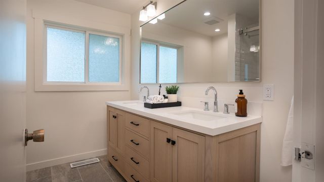 3421 Mansfield Ln, Modesto, CA 95350