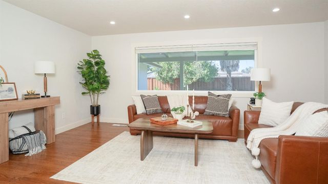 3421 Mansfield Ln, Modesto, CA 95350