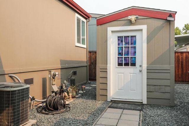 1225 Vienna Drive, Sunnyvale, CA 94089