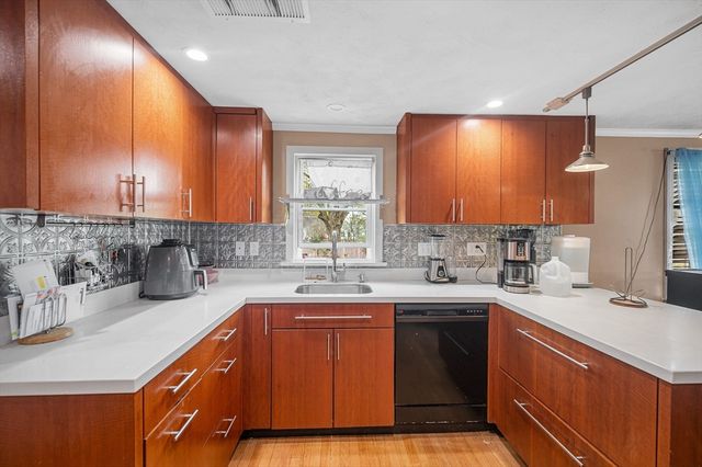 20 Fairmount St, Randolph, MA 02368