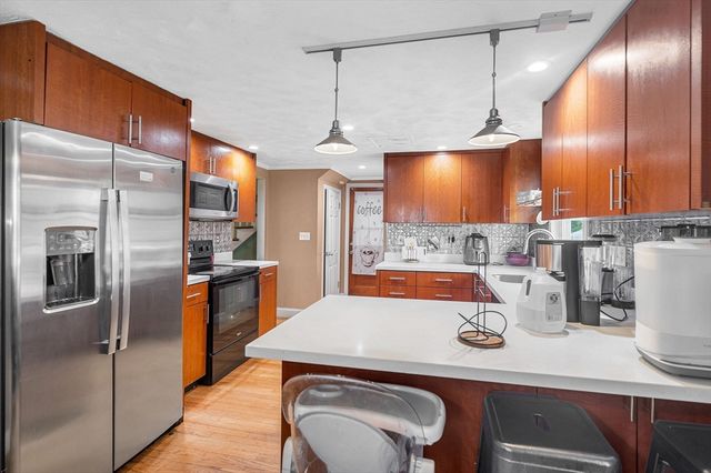 20 Fairmount St, Randolph, MA 02368