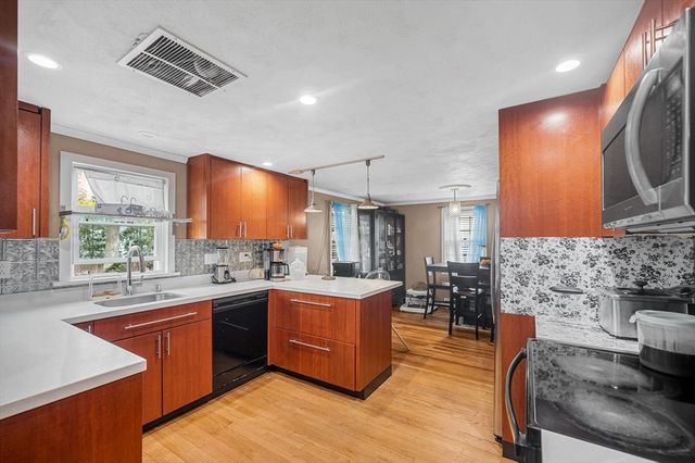 20 Fairmount St, Randolph, MA 02368