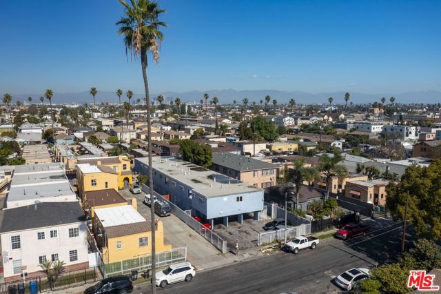 921 W 82nd Street, Los Angeles, CA 90044