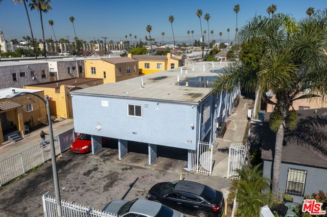 921 W 82nd Street, Los Angeles, CA 90044