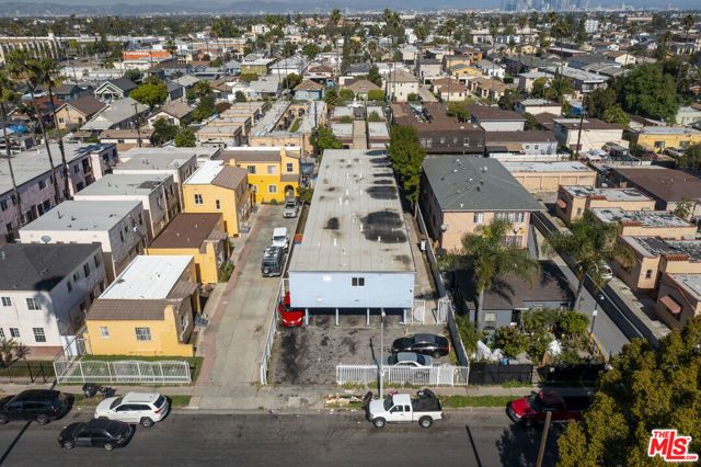 921 W 82nd Street, Los Angeles, CA 90044