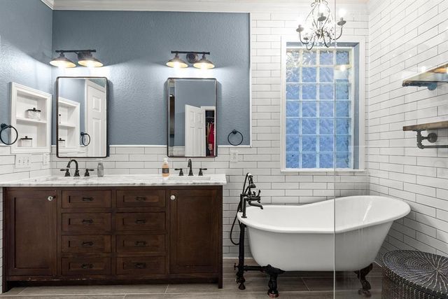 2710 Golden Creek Lane, Pearland, TX 77584