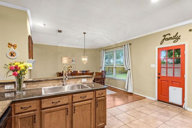 2710 Golden Creek Lane, Pearland, TX 77584