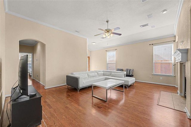 2710 Golden Creek Lane, Pearland, TX 77584