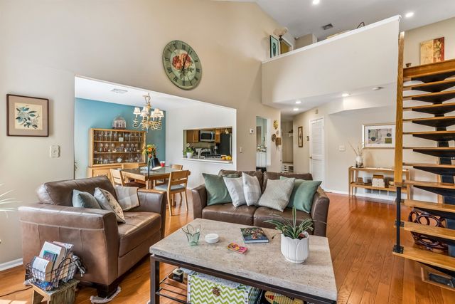 8 QUARTZ LANE, Paterson, NJ 07501