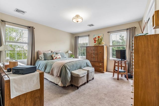 8 QUARTZ LANE, Paterson, NJ 07501