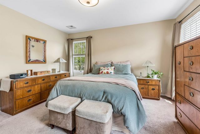 8 QUARTZ LANE, Paterson, NJ 07501