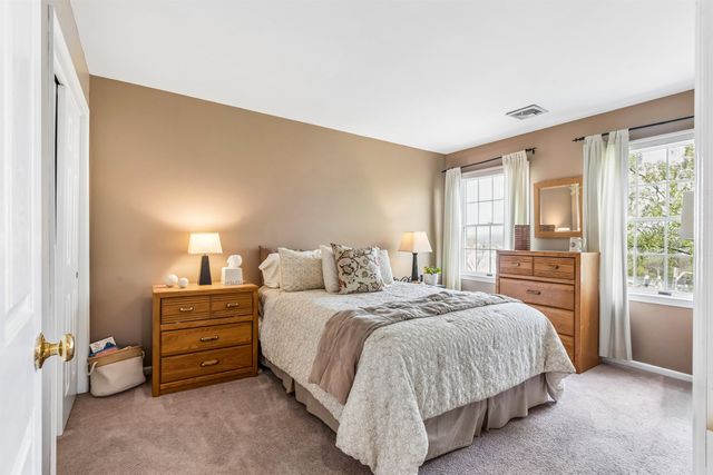 8 QUARTZ LANE, Paterson, NJ 07501