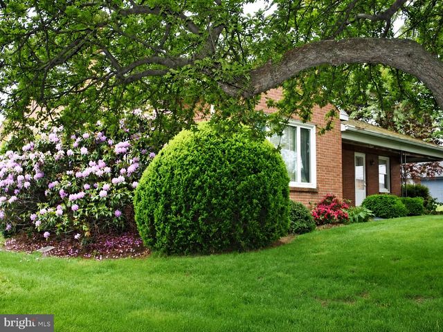 79 GLENBROOK RD, Leola, PA 17540