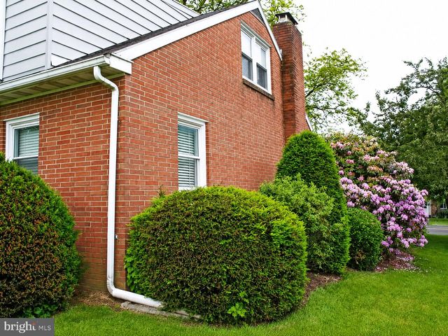 79 GLENBROOK RD, Leola, PA 17540