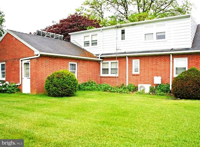 79 GLENBROOK RD, Leola, PA 17540