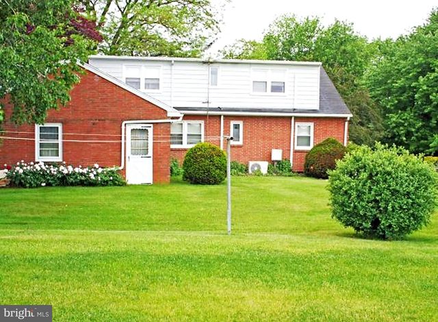 79 GLENBROOK RD, Leola, PA 17540