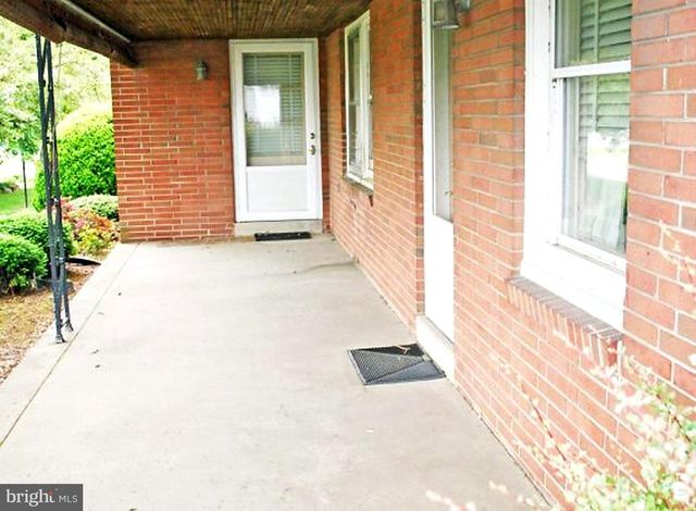 79 GLENBROOK RD, Leola, PA 17540