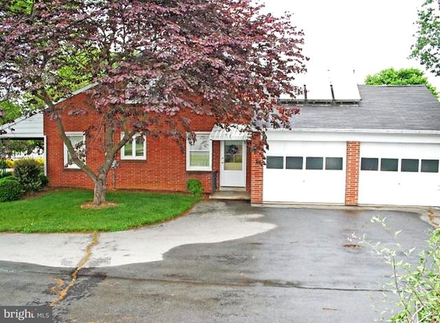 79 GLENBROOK RD, Leola, PA 17540