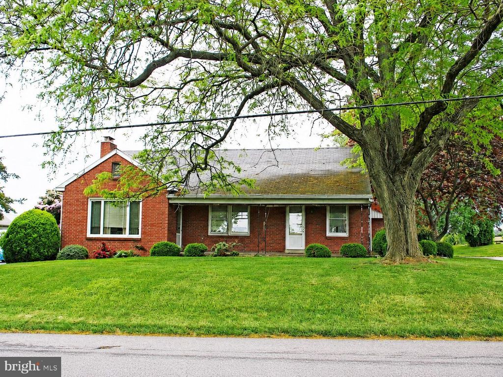 79 GLENBROOK RD, Leola, PA 17540
