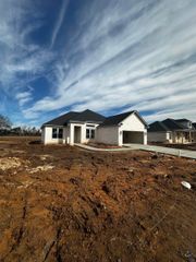 207 Farmland Circle, Perry, GA 31069