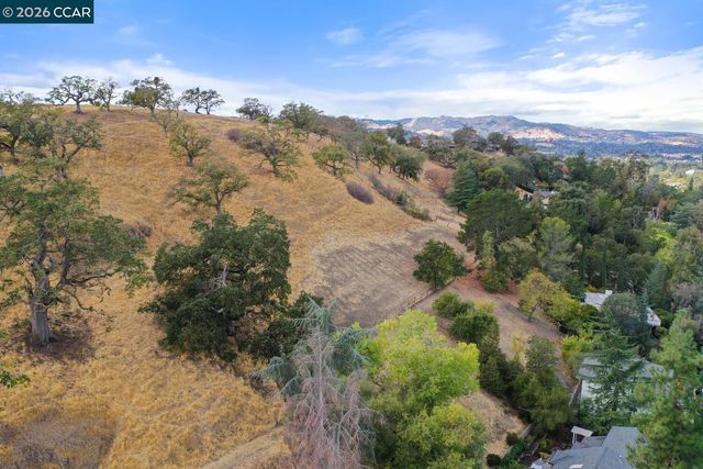 457 Summit Rd, Walnut Creek, CA 94598