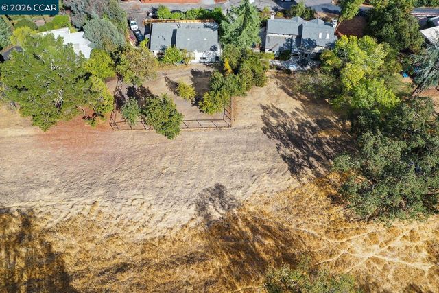457 Summit Rd, Walnut Creek, CA 94598