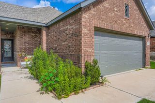 461 Thornless CIR, Buda, TX 78610