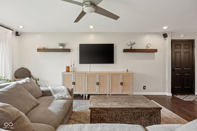 10210 Broadway Street, Carmel, IN 46280