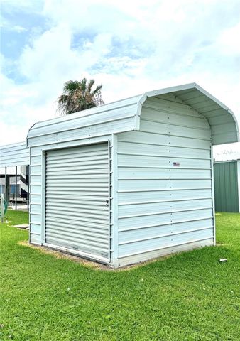 1222 Island Boulevard, Crystal Beach, TX 77650