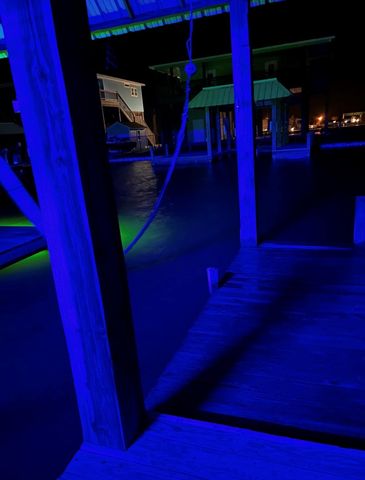 1222 Island Boulevard, Crystal Beach, TX 77650