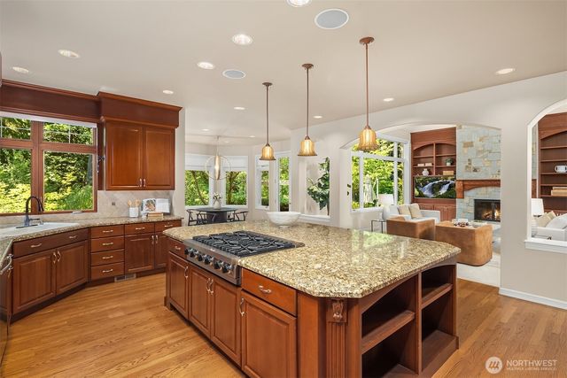 20546 NE 126th Way, Woodinville, WA 98077