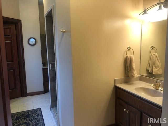 10433 N 300 E, Roanoke, IN 46783