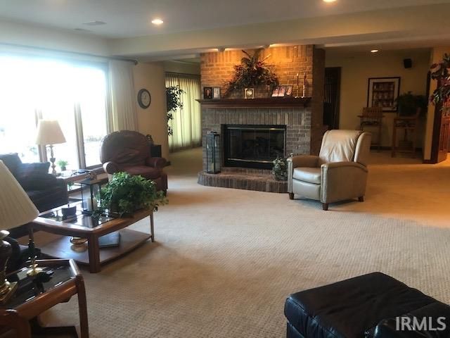 10433 N 300 E, Roanoke, IN 46783