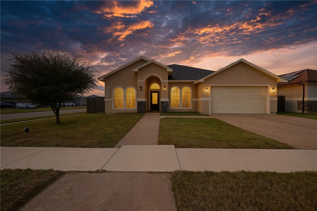 3413 Lakers Nation Ct, Corpus Christi, TX 78414 — photo 2