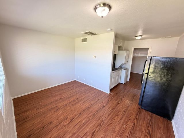 6802 W Glendale Avenue Unit 10, Glendale, AZ 85303