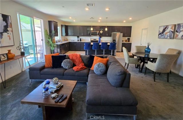 7900 Raincross Court, Riverside, CA 92507