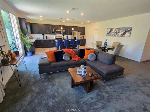 7900 Raincross Court, Riverside, CA 92507