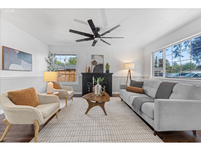 12875 Sw DALE Cir, Beaverton, OR 97008