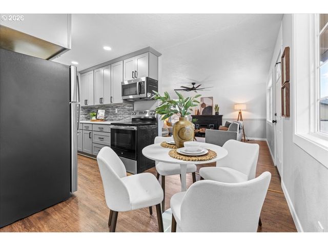 12875 Sw DALE Cir, Beaverton, OR 97008