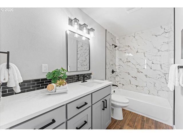 12875 Sw DALE Cir, Beaverton, OR 97008