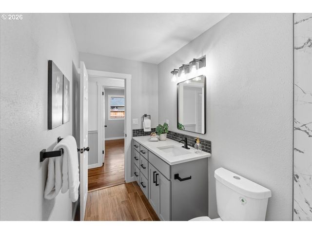 12875 Sw DALE Cir, Beaverton, OR 97008