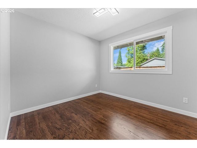 12875 Sw DALE Cir, Beaverton, OR 97008