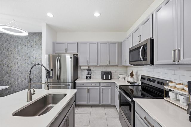 490 DISA DRIVE, Davenport, FL 33837