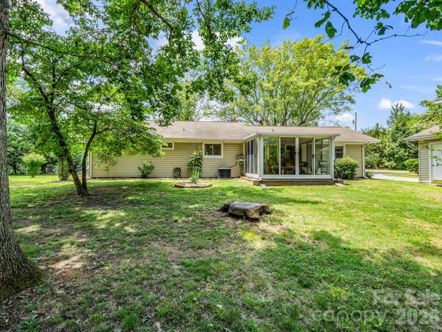 10 Deer Run Lane, Columbus, NC 28722