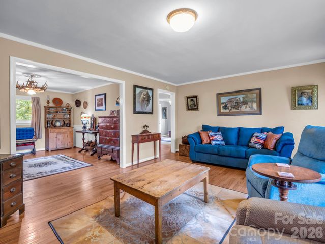 10 Deer Run Lane, Columbus, NC 28722
