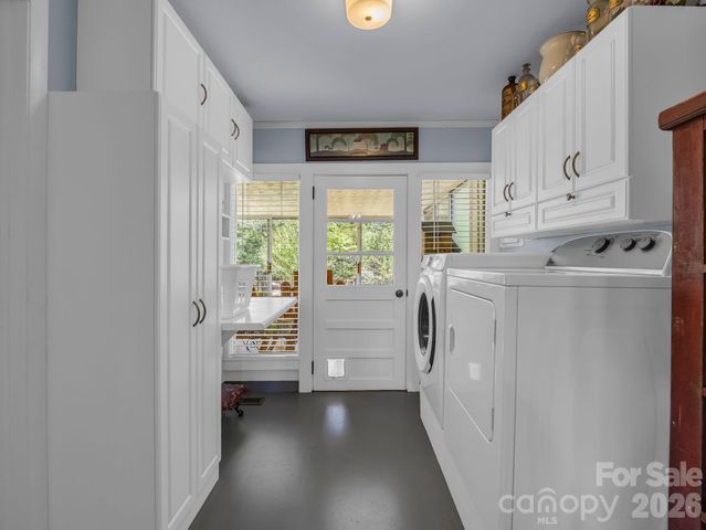 10 Deer Run Lane, Columbus, NC 28722