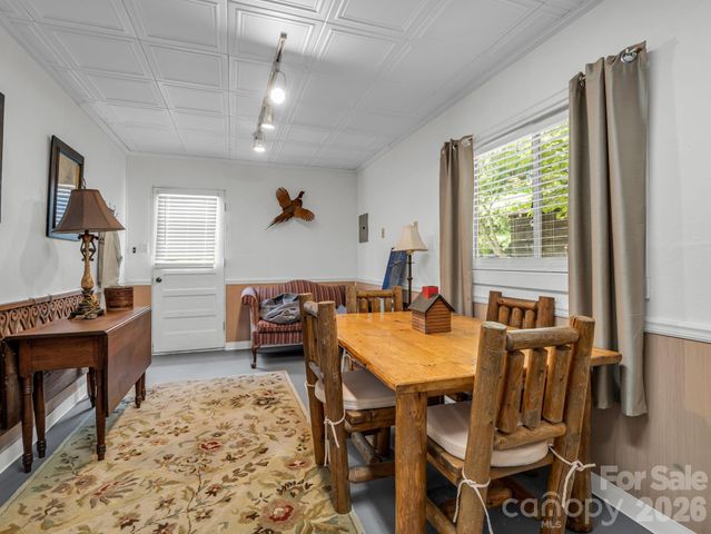 10 Deer Run Lane, Columbus, NC 28722