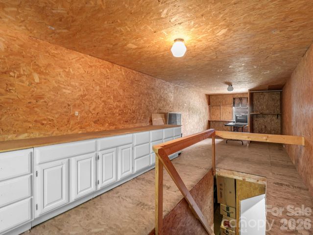 10 Deer Run Lane, Columbus, NC 28722
