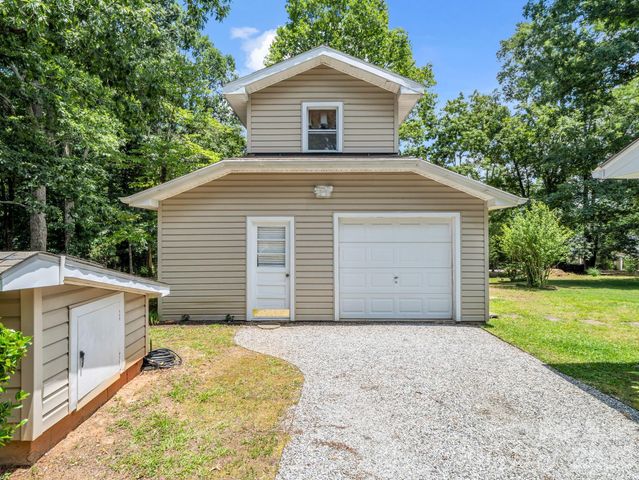 10 Deer Run Lane, Columbus, NC 28722