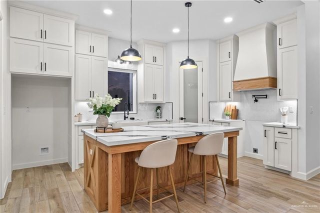 2105 W Olympia Avenue, Alton, TX 78573